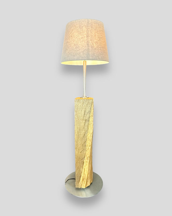 Stehlampe Unikat aus altem Eichenholz