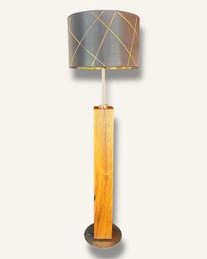 Stehlampe aus Altholz Eiche mit rundem Lampenschirm schwarz/gold