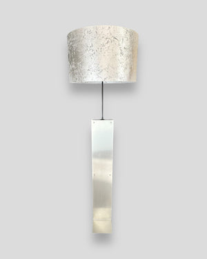 Stehlampe aus Edelstahl mit Lampenschirm in Silber Optik