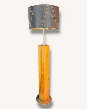 Stehlampe aus Altholz Eiche mit rundem Lampenschirm schwarz/gold