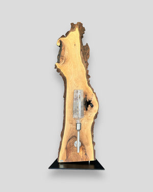 Handgemachte Nussbaum Holzlampe als Design Highlight im Interior