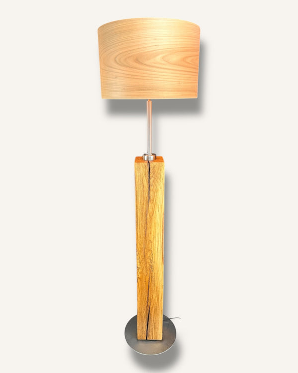 Stehlampe aus Altholz Eiche, Lampenschirm Echtholz Furnier Birke
