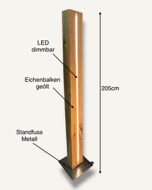 Große Stehleuchte aus massivem Eichenholz mit warmem LED-Licht