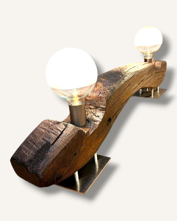 leuchte unikat eichenholz glühbirne ambiente