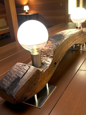 leuchte unikat eichenholz glühbirne ambiente