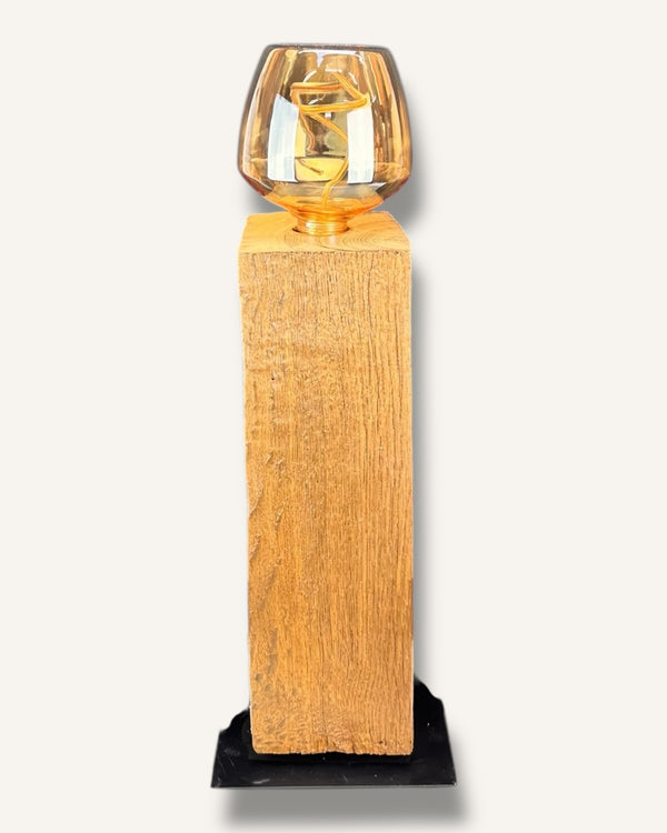 Dekorative Unikat-Tischeuchte, Eichenholz mit Ambiente-Glühbirne