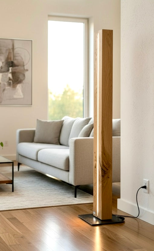 Unikate Stehleuchte aus einem Altholz Eichenbalken, LED dimmbar