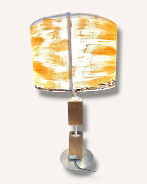 Handgefertigte Tischlampe aus Altholz Eiche mit handbemaltem Lampenschirm