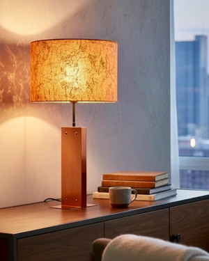 Handgefertigte Tischlampe aus Kupfer mit Lampenschirm in Bronze-Optik