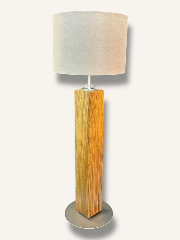 Tischlampe aus Altholz eiche mit Lampenschirm grau und rund