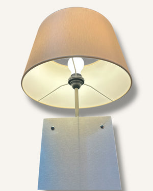 Handgemachte Edelstahl-Tischlampe für Wohnzimmer und Schlafzimmer