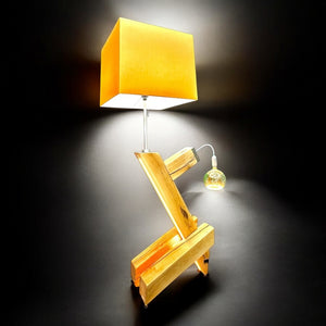 Stehlampe unikat Sumpfeiche LED dimmbar Lampenschirm ambiente Glühbirne