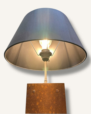 Stilvolle Designleuchte aus Metall für Wohn- und Schlafräume