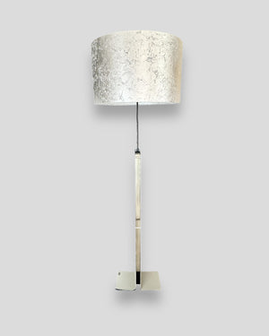 Stehlampe aus Edelstahl mit Lampenschirm in Silber Optik
