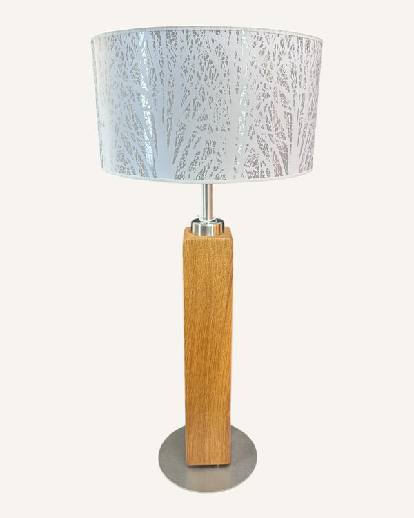 Tischlampe aus Altholz Eiche, Lampenschirm weiss mit Baummotiv