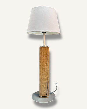 Elegante Tischlampe aus Eichenholz für Sideboard oder Nachttisch