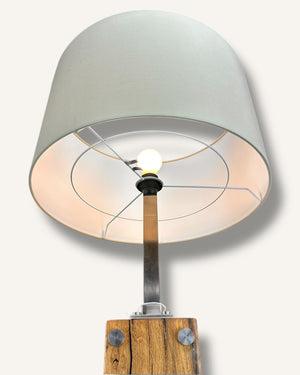 Stehlampe aus Altholz Eiche mit LED dimmbar
