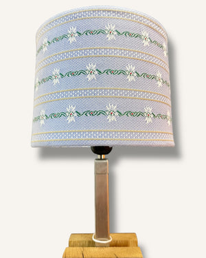 Exklusive Tischlampe aus Holz und Edelstahl als handgefertigtes Unikat