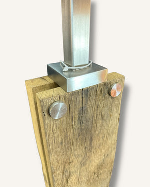 Stehlampe aus Altholz Eiche mit Edelweissschirm