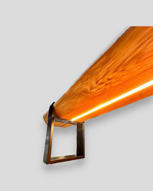 Handgefertigte Holzbank mit LED-Licht für stilvolle Wohnräume