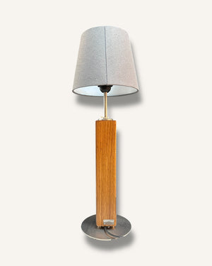Elegante Tischlampe aus Eichenholz für Sideboard oder Nachttisch