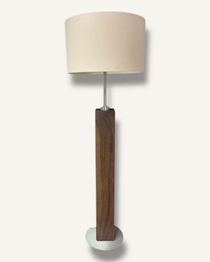 Stehlampe aus Altholz Eiche mit rundem Lampenschirm