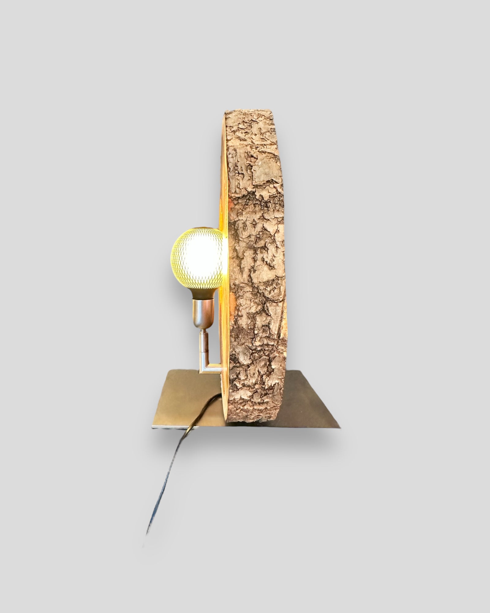 mit – LED aus Aussergewöhnliche Unikat-Tischleuchte Glühbirne Kirschbaum Artnic Manufaktur