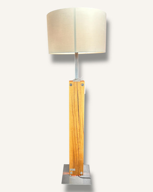 Stehlampe aus Altholz Eiche mit LED dimmbar