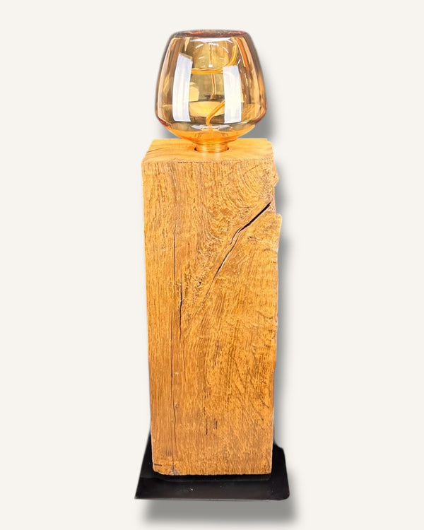 Dekorative Unikat-Tischeuchte, Eichenholz mit Ambiente-Glühbirne