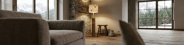 Wohnraum mit Sessel und Stehlampe