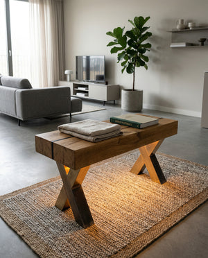 Massivholz-Sitzbank mit dimmbarer LED-Beleuchtung im modernen Design