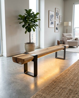 Design Sitzbank aus Eiche mit indirektem LED-Licht für moderne Wohnräume
