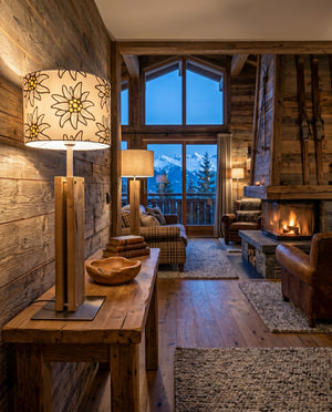 Alpen Chic Tischleuchte aus Altholz Eiche für Chalet und Landhausstil